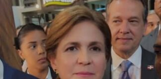 Raquel Peña entrega destacamento y encabeza almuerzos navideños con policías y militares en Santiago