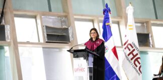 Raquel Peña encabeza investidura de 878 graduados de la UFHEC