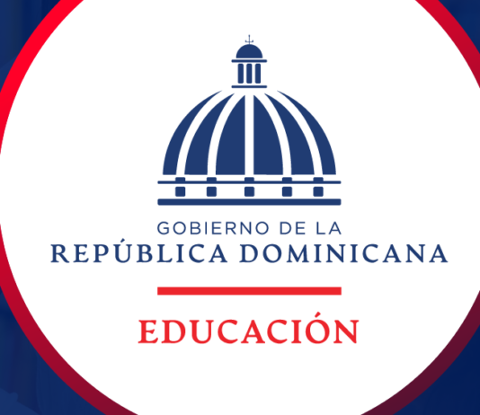 *Ministro Luis Miguel De Camps recibe antorcha de los XXV Juegos Centroamericanos y del Caribe Santo Domingo 2026