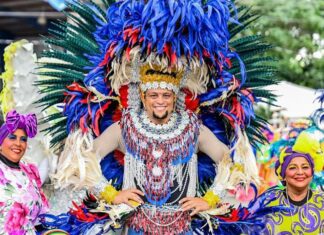 Carnaval de Santiago inicia con un derroche de colorido y lleno de innovaciones