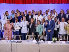 Luis Miguel De Camps formaliza la Mesa de los 5 Pilares en Santiago con énfasis en convivencia y armonía escolar