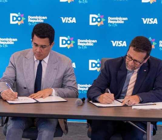 DAVID COLLADO FIRMA ACUERDO CON VISA INTERNACIONAL PARA FORTALCER LA PROMOCIÓN TURISTICA DE RD.