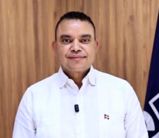 *Dr. Julio Landrón: Gestión firme y transformadora al frente del Servicio Nacional de Salud*