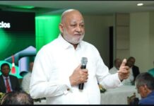 *COOPNAMA entrega becas y Roberto Fulcar exhorta a jóvenes a romper las cadenas de la pobreza a través de la educación*