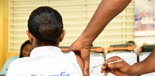 Ministerio de Salud introducirá nueva vacuna contra el VPH al Esquema Nacional de vacunación*