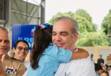 Gobierno entrega techados deportivos en dos centros educativos de Santiago en beneficio de más de mil estudiantes