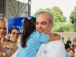Gobierno entrega techados deportivos en dos centros educativos de Santiago en beneficio de más de mil estudiantes