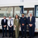 Banreservas dona minibús al Cuerpo de Bomberos del Distrito Nacional