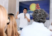 David Collado deja iniciada construcción plaza de vendedores en playa Teco de Maimón, Puerto Plata.