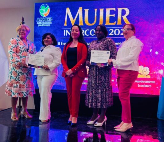 Felicia Contreras representa al país en El Salvador con charla magistral sobre mujeres que transforman desde las buenas prácticas