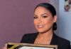 Walddy Lina Polanco es reconocida con el Micrófono Dorado en Bogotá, Colombia