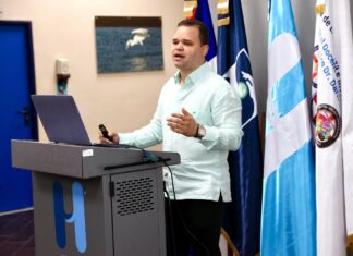 Dr. Julio E. Landrón Jr. presenta tesis para optar por especialidad en Ortopedia y Traumatología