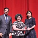 Raquel Peña y Roberto Ángel Salcedo reconocen madres en homenaje al centenario del ‘Himno a las Madres’