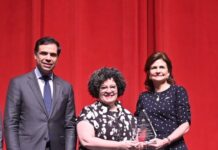 Raquel Peña y Roberto Ángel Salcedo reconocen madres en homenaje al centenario del ‘Himno a las Madres’