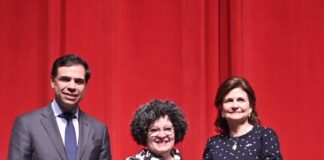 Raquel Peña y Roberto Ángel Salcedo reconocen madres en homenaje al centenario del ‘Himno a las Madres’