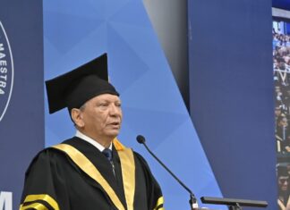 Doctor Leonardo Aguilera exhorta a 1,149 graduados de la PUCMM a ser visionarios y valorar la ética