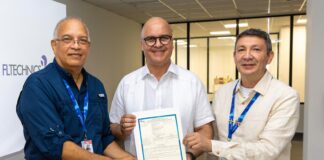 IDAC entrega certificado al Centro de Mantenimiento de Aeronaves de Punta Cana
