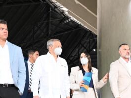 Dr. Leonardo Aguilera supervisa avances de remodelación de la Arena Banreservas Virgilio Travieso Soto