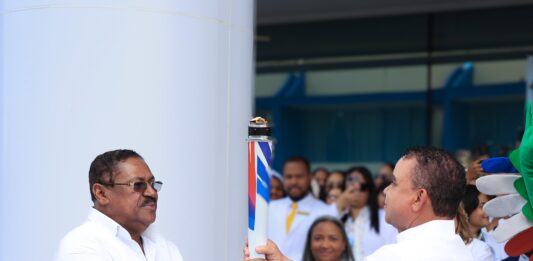 *SNS recibe antorcha de Juegos Centroamericanos y del Caribe Santo Domingo 2026 y garantiza asistencia médica gratuita para atletas y visitantes*