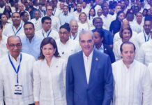 Luis Abinader llama a preservar la unidad, evitar la complacencia interna y mantener un contacto permanente con la ciudadanía