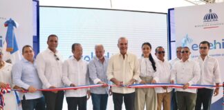 Presidente Abinader inaugura carretera Cruce Los Quemados para el desarrollo de cientos de familias y productores agrícolas de Santiago Rodríguez