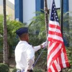 Alcaldía de Santo Domingo Oeste realiza acto de izamiento de la Bandera de Estados Unidos en el día de su independencia
