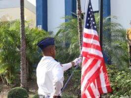 Alcaldía de Santo Domingo Oeste realiza acto de izamiento de la Bandera de Estados Unidos en el día de su independencia
