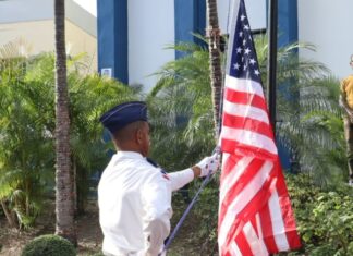 Alcaldía de Santo Domingo Oeste realiza acto de izamiento de la Bandera de Estados Unidos en el día de su independencia