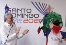 Ministro Luis Miguel De Camps recibe antorcha de los XXV Juegos Centroamericanos y del Caribe Santo Domingo 2026