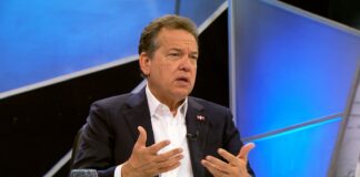 Ministro Ito Bisonó destaca avances de la política habitacional y anuncia nuevas entregas de viviendas