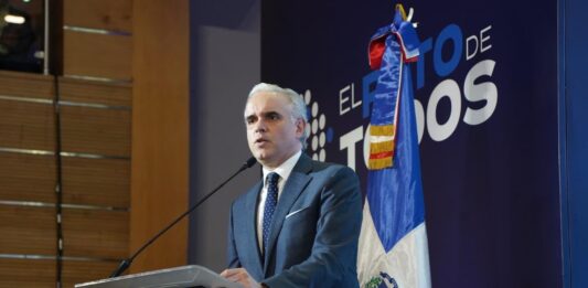 Luis Miguel De Camps instruye aumento de psicólogos y orientadores en escuelas públicas