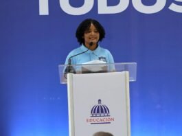Estudiante de quinto grado invita a niños dominicanos a aprovechar cada día de clases