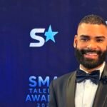 Jhondry Ferreras, «El Árabe Dominicano», recibe el Reconocimiento a la Excelencia Digital en los SMA Talents Awards 2026.