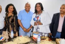 Vanesa Gibson Presidenta del condado Bronx, recibe reconocimiento y la llave del municipio de Santo Domingo Oeste