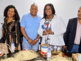 Vanesa Gibson Presidenta del condado Bronx, recibe reconocimiento y la llave del municipio de Santo Domingo Oeste