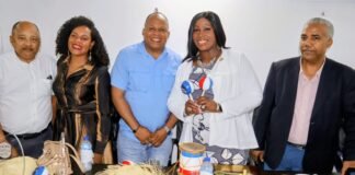 Vanesa Gibson Presidenta del condado Bronx, recibe reconocimiento y la llave del municipio de Santo Domingo Oeste