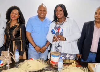 Vanesa Gibson Presidenta del condado Bronx, recibe reconocimiento y la llave del municipio de Santo Domingo Oeste