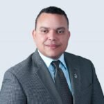 Julio Landrón: un gerente de resultados al frente del SNS