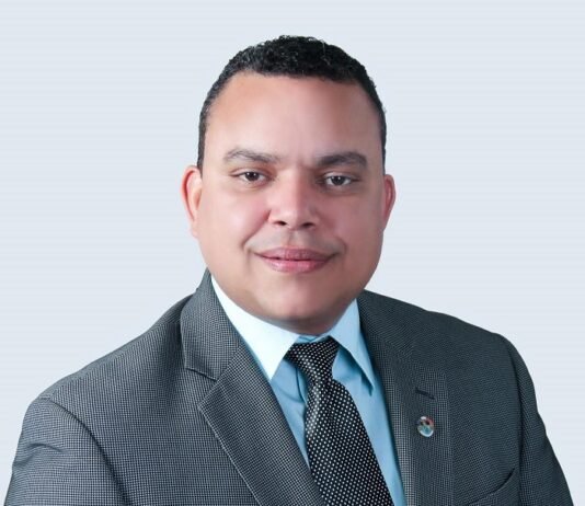 Julio Landrón: un gerente de resultados al frente del SNS