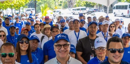 IDAC recolecta 3,458 libras de desechos durante jornada de limpieza de costas en Puerto Plata