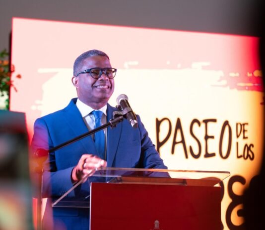 Propeep inaugura exposición “Entre Muros y Colores” y presenta segunda edición del álbum sobre el Paseo de los Colores