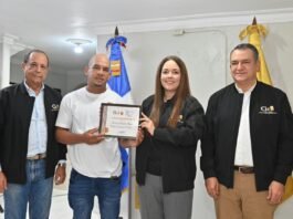 JCE reconoce al cedulado número 4 millones; se advierte de inhabilitación civil a quien no renueve cédula antes de abril de 2027